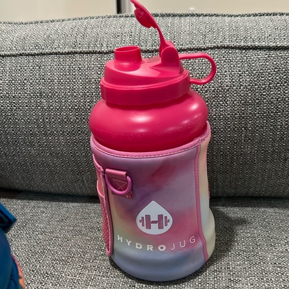 Hydrojug water bottle with sleeve​